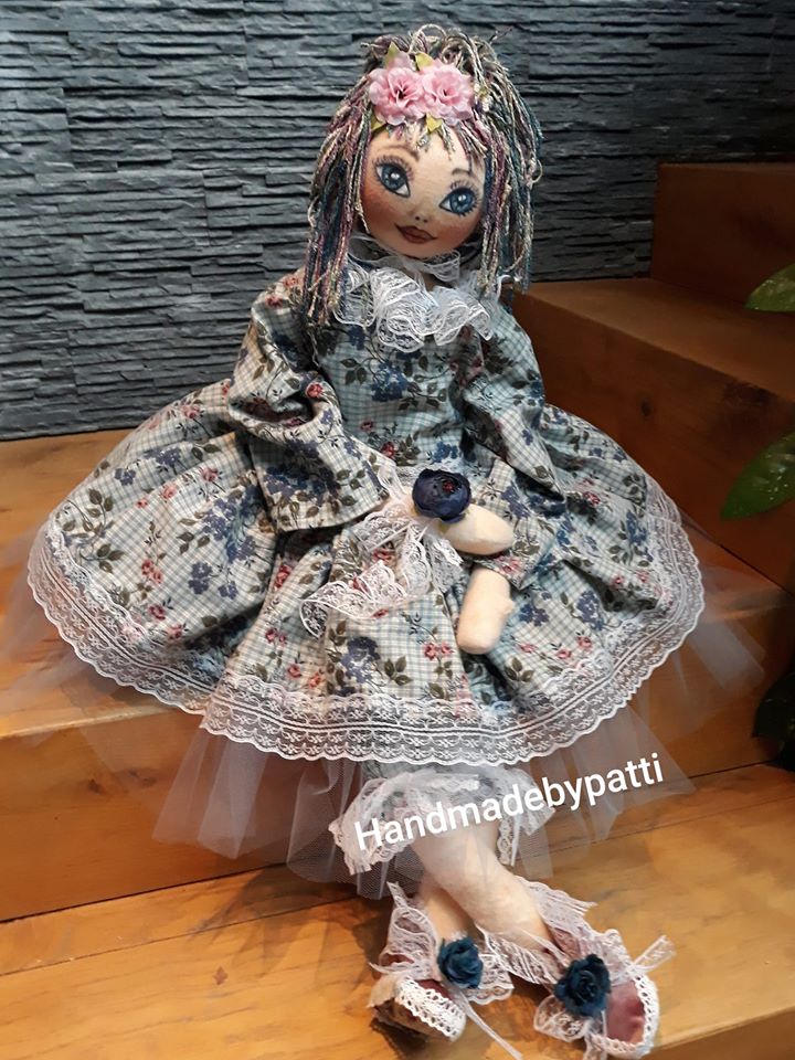 Martina: bambola di stoffa fatta a mano
